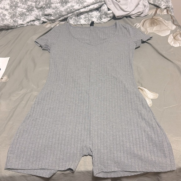 Grey jumpsuit - Picture 1 of 2
